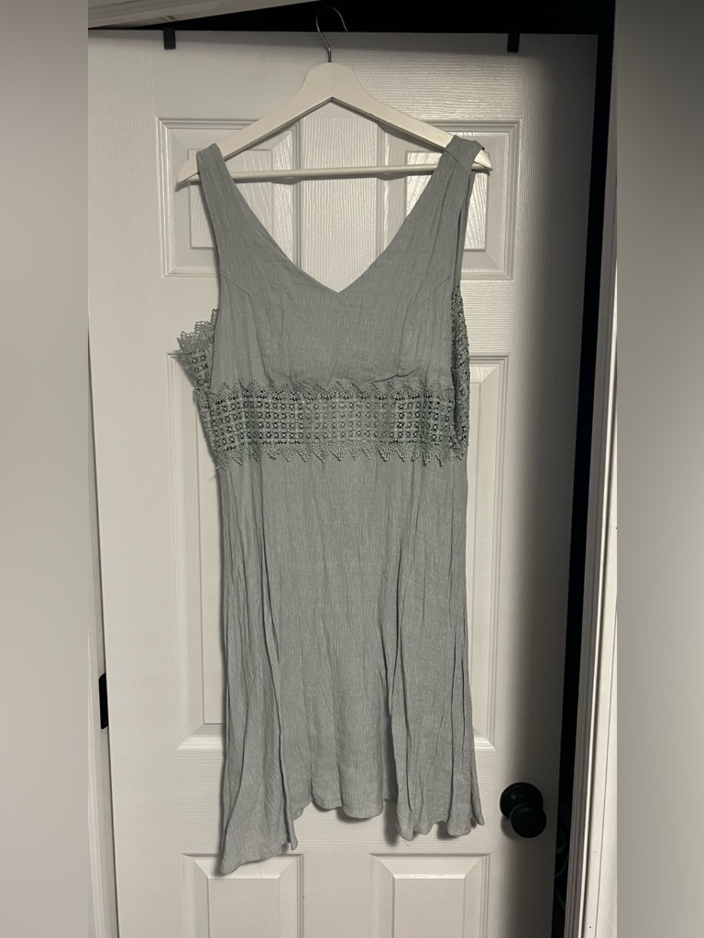 Doe & Rae Light Gray/Blue Textured Sleeveless Dress